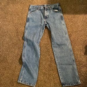 Brand new Wrangler Rustler men’s jeans